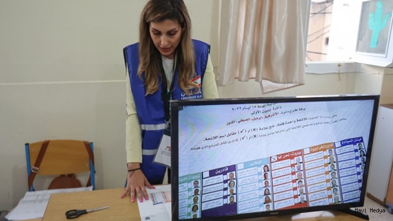 Lübnan seçimlerinde Hizbullah ve müttefikleri darbe aldı