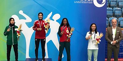 Büyükkılıç, Altın Madalya Kazanan Spor A.Ş. Sporcusu Hançer'i Tebrik Etti