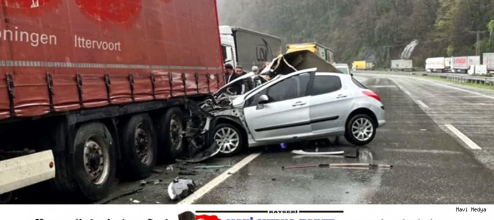 Artvin’de feci trafik kazası: 2 ölü, 1 yaralı