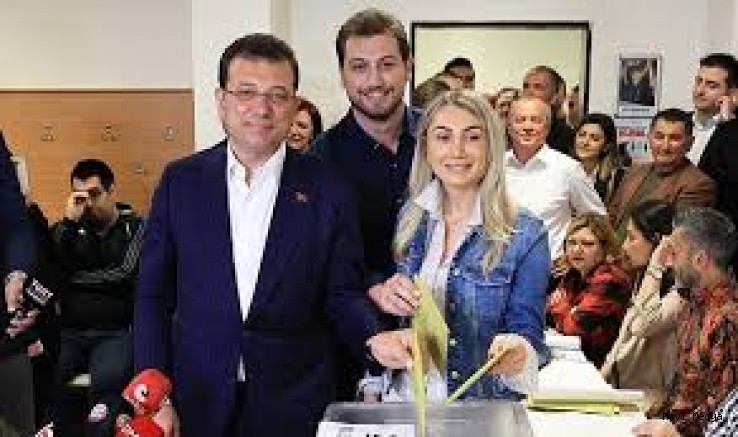 Ekrem İmamoğlu ve eşine Axel Springer Vakfından “Cesaret Ödülü”