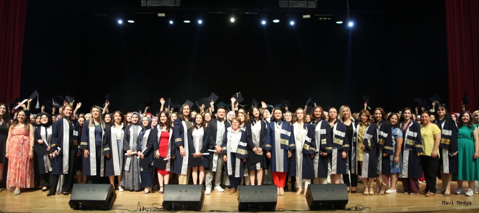 ERÜ Sağlık Bilimleri Fakültesi’nden 295 Öğrenci Mezun Oldu