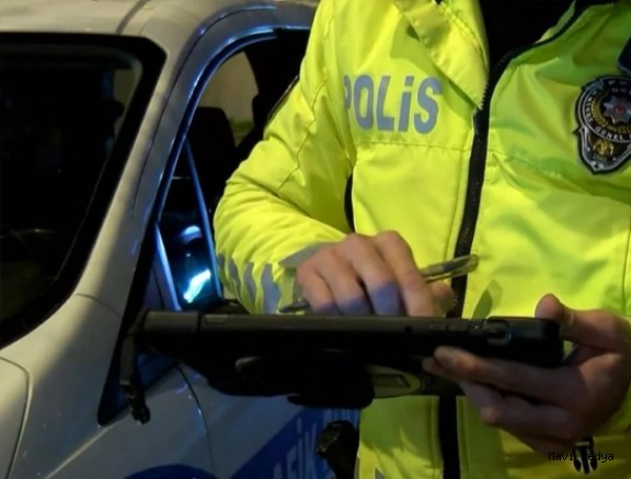 İzmir'de polisten kaçan sürücüye 506 bin lira para cezası