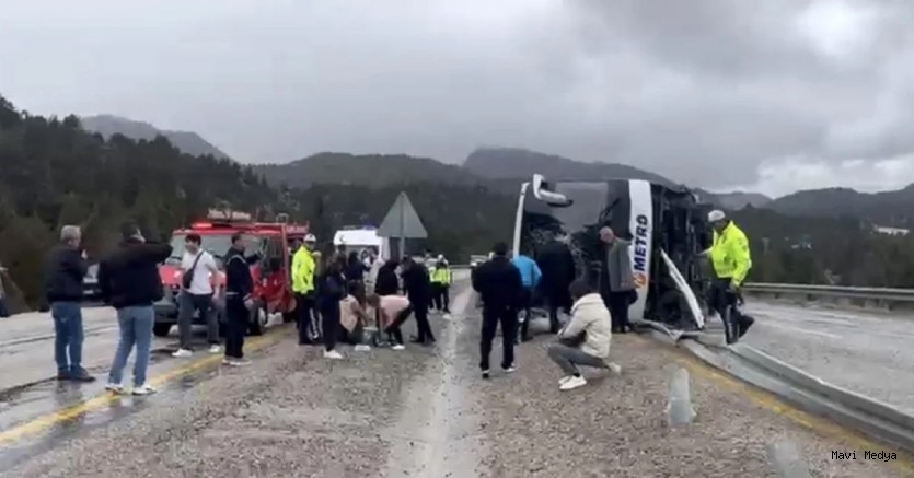 Konya’da yolcu otobüsü devrildi: 14 kişi yaralandı