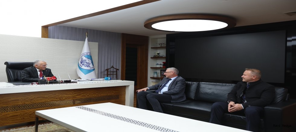 Başkan Büyükkılıç, Kartal Katlı Kavşağı ve Bağlantı Yolları Projesi için sözleşmeyi imzaladı