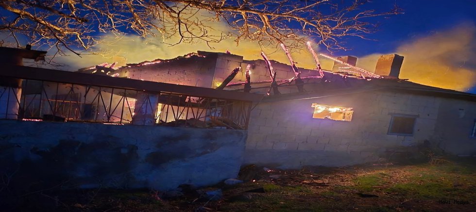 Felahiye’de evi yanan aile için yardım kampanyası başlatıldı