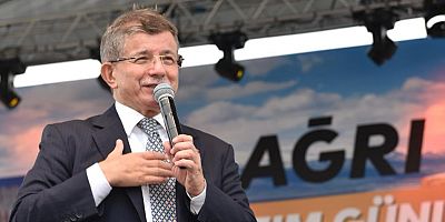 Ahmet Davutoğlu Van’da asansör kazası geçirdi