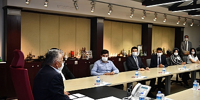 AKP Gençlik Kolları'ndan Başkan Büyükkılıç'a Ziyaret