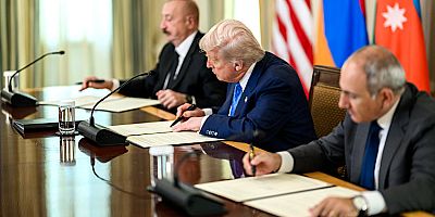 Aliyev ve Paşinyan Trump'ın huzurunda barış anlaşması imzaladı
