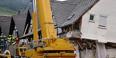 Almanya'da otel çöktü: En az iki ölü