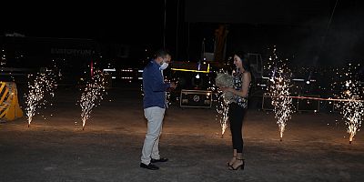 ARABALI SİNEMA GÜNLERİNDE SÜRPRİZ EVLİLİK TEKLİFİ