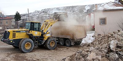 ARDIÇ'TA METRUK YAPILAR YIKILIYOR, İNLER DOLDURULUYOR