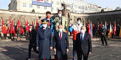 ATATÜRK'ÜN KAYSERİ'YE GELİŞİNİN 102'NCİ YIL DÖNÜMÜ TÖRENLE KUTLANDI