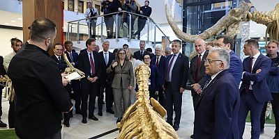 AVRUPALI BÜYÜKELÇİLER, DÜNYADA İLK VE TEK OLAN 7,5 MİLYON YILLIK FOSİLLERE HAYRAN KALDI