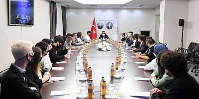 Bakan Özer: “Öğrencilerin okullara devam oranı yüzde 95'in üzerinde”