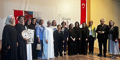 ''BANA ELLERİNİ VER '' YENİDEN SAHNELENDİ