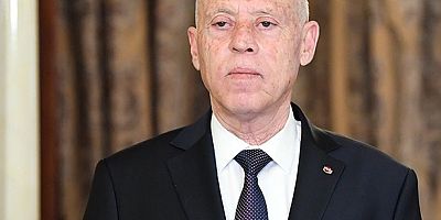 Başbakan görevden alındı