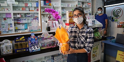 BAŞKAN BİLGİN, ECZACILARI  UNUTMADI...