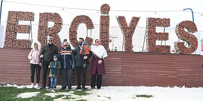 BAŞKAN BÜYÜKKILIÇ, YERLİ VE YABANCI TURİSTLERLE ERCİYES’TE BULUŞTU