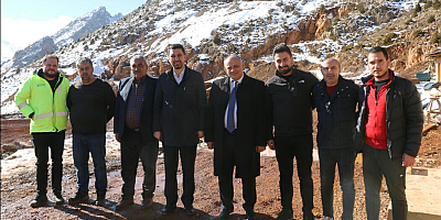BAŞKAN ÖZTÜRK MADEN İŞÇİLERİNİ ZİYARET ETTİ