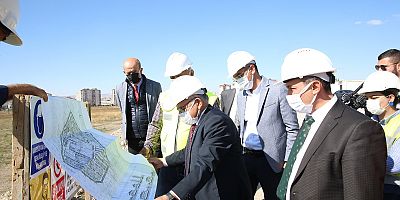 BÜYÜKKILIÇ, 140 MİLYON TL'LİK 5 BİN KİŞİLİK YURT YATIRIMINI YERİNDE İNCELEDİ
