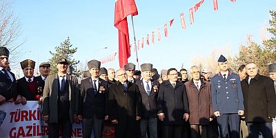Büyükkılıç 17 Aralık Şehitlerini Anma Programına Katıldı