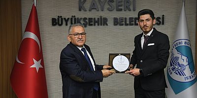 BÜYÜKKILIÇ’A, GENÇ SANAYİCİLERDEN TEŞEKKÜR PLAKETİ
