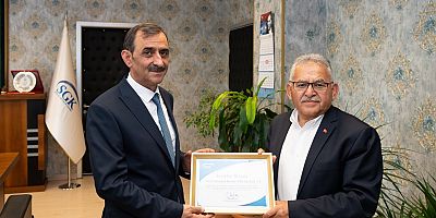 BÜYÜKKILIÇ’A SGK’DAN TEŞEKKÜR PLAKETİ