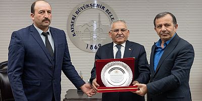 BÜYÜKKILIÇ'A TOMARZA ÇİFTÇİLERİ ADINA 'TEŞEKKÜR' PLAKETİ