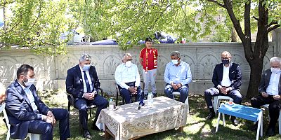 BÜYÜKKILIÇ BÜNYAN'DA ŞEHİT CENNET YİĞİT'İN AİLESİYLE BAYRAMLAŞTI