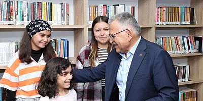 Büyükkılıç, Erkilet Kütüphanesi'nde Gençlerle Buluştu