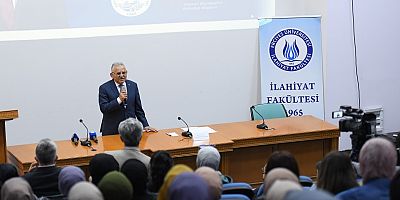 Büyükkılıç, İlahiyat Öğrencileri ile Kariyer Günleri'nde Buluştu