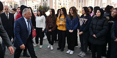 BÜYÜKKILIÇ, KARİYER GÜNLERİNDE CELAL BAYAR ANADOLU LİSESİ ÖĞRENCİLERİ İLE BULUŞTU
