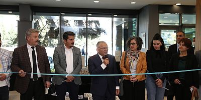 Büyükkılıç Mimar Sinan anısına hazırlanan sergiyi açtı.
