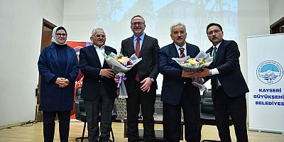 Büyükkılıç, 'Osmanlı Devlet Geleneğinde Protokol' Konferası'na Katıldı