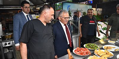 Büyükkılıç, Ramazan'da da Esnaf Ziyaretlerini Sürdürüyor