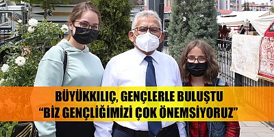 BÜYÜKKILIÇ, SEZAİ KARAKOÇ KÜTÜPHANESİ'NDE GENÇLERLE BULUŞTU