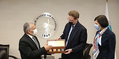 BÜYÜKKILIÇ'TAN AB'YE 