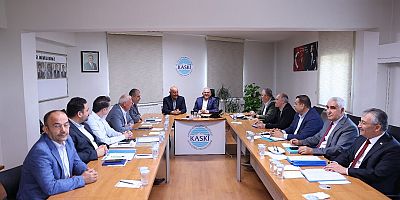 BÜYÜKKILIÇ’TAN İLÇELERLE DEĞERLENDİRME TOPLANTISI