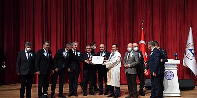 BÜYÜKKILIÇ’TAN KURUMSAL AKREDİTASYON BELGESİ ALAN ERÜ’YE TEBRİK