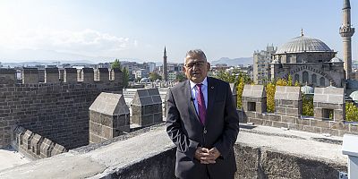 BÜYÜKKILIÇ'TAN SANATA VE SANATÇIYA DESTEK