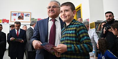  Büyükkılıç, Vali Çiçek ile Öğrencilerin Karne Sevincine Ortak Oldu