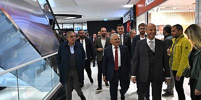 Büyükkılıç, Yeni Alışveriş Merkezi'ni Gezdi, Esnaf ve Vatandaşla Buluştu