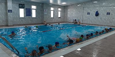 Büyükşehir, 10 Ayda 60 Bin Kişiye Yüzme Kursu Verdi