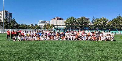 Büyükşehir, 2 Bin 500 Kişi İle 2'nci Yaz Dönemi Spor Şenliği Düzenledi