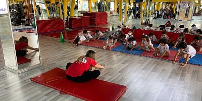 BÜYÜKŞEHİR BELEDİYESİ YAZ SPOR OKULU AÇILDI