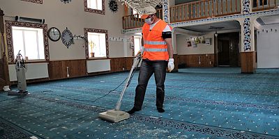 CAMİLER DEZENFEKTE EDİLİYOR