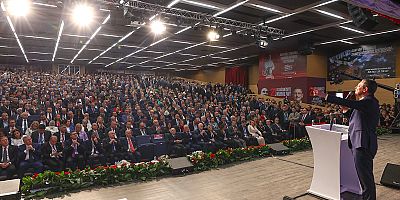 CHP olağanüstü kurultayı: Özgür Özel yeniden seçildi