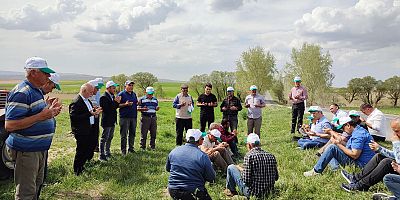 Hüseyin Akay Çiftçiler ile birlikte yağmur duasına çıktı