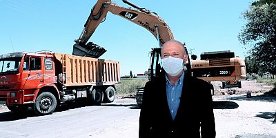 ÇOLAKBAYRAKDAR ; “BİZ SADECE ASFALT  DÖKMÜYORUZ. YOL YAPIYORUZ”