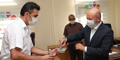 ÇOLAKBAYRAKDAR; BİZİM YAPTIKLARIMIZI, HAYAL BİLE EDEMİYORLAR